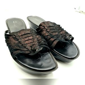 Donald Pliner Cissy Sandals Womens 10 Black Bronze Wedge Thong Weaved Leather